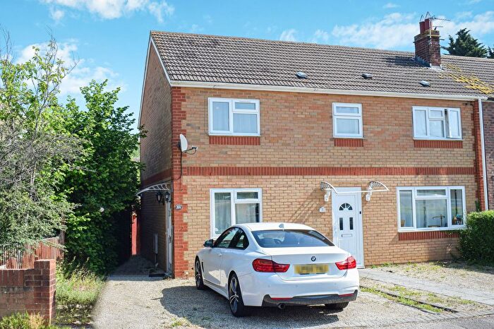 1 Bedroom Property To Rent In Queens Avenue, Kidlington, OX5