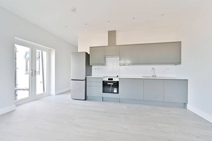 1 Bedroom Flat To Rent In Central Road, Morden, SM4