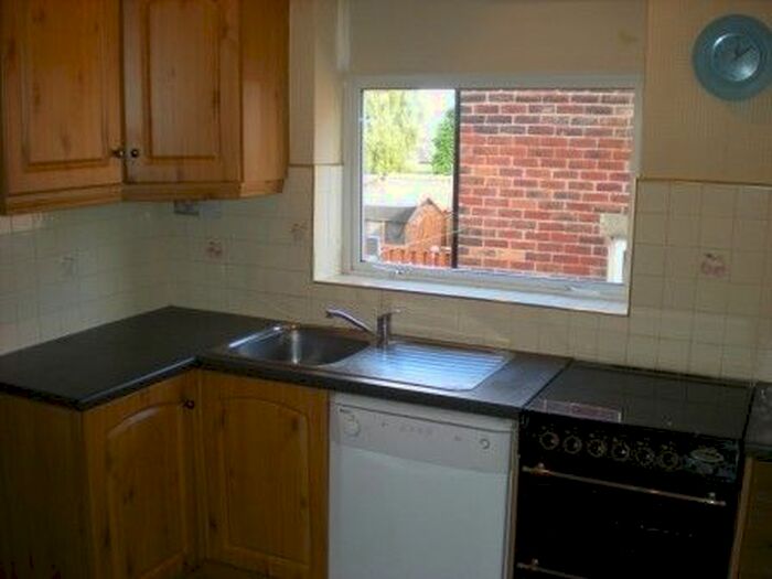 3 Bedroom Semi-Detached House To Rent In Littledale Road, Sheffield, S9