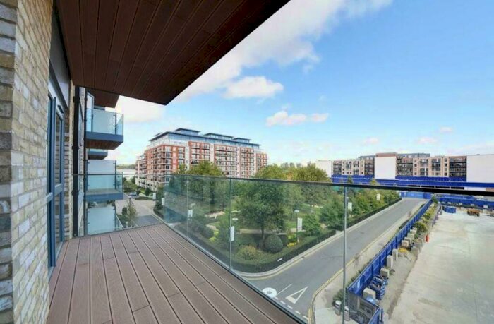 2 Bedroom Apartment For Sale In Beaufort Square, London, NW9