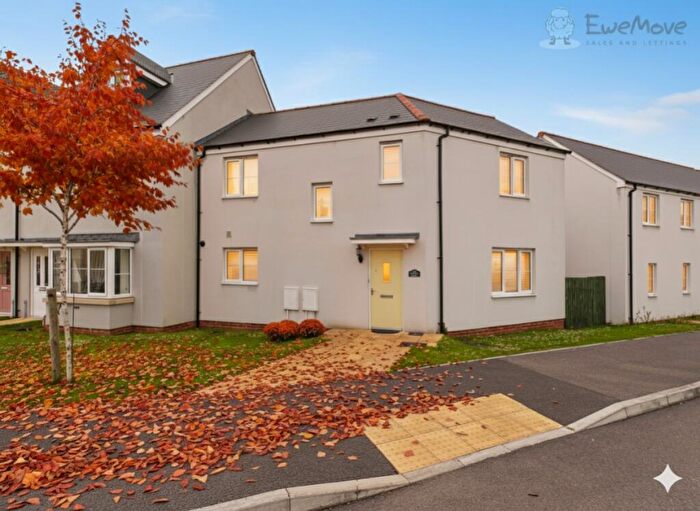 4 Bedroom End Of Terrace House For Sale In Oaktree Road, South Molton, Devon, EX36