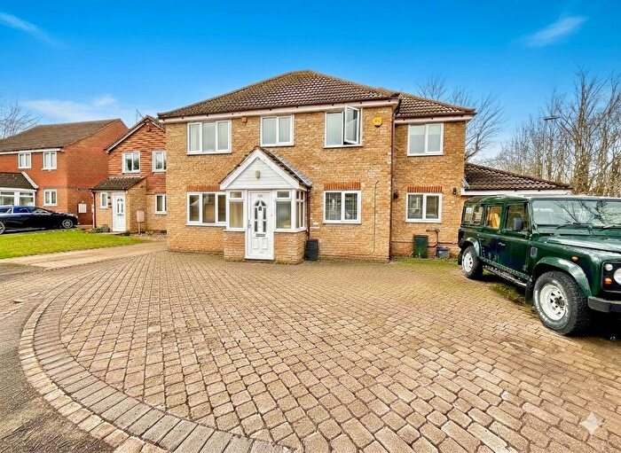 4 Bedroom Detached House For Sale In Benington Close, Luton, LU2