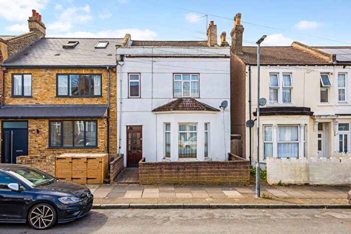 4 Bedroom End Of Terrace House For Sale In Llanover Road, Woolwich, London, SE18