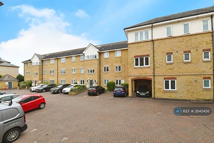2 Bedroom Flat To Rent In Hodge Court, Chelmsford, CM1
