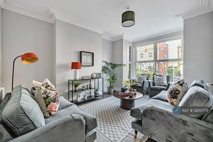 5 Bedroom Terraced House To Rent In Stanmore Road, Leeds, LS4