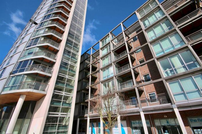 1 Bedroom Flat For Sale In Queen Street, Portsmouth, PO1