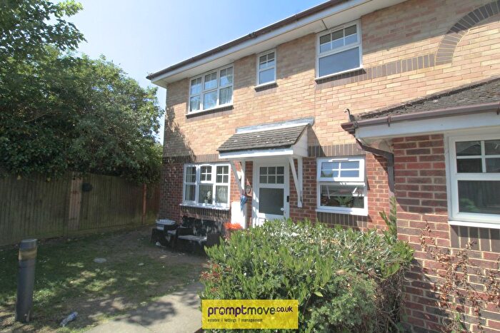 2 Bedroom Property To Rent In Cardinal Court, Earls Meade Luton, LU2