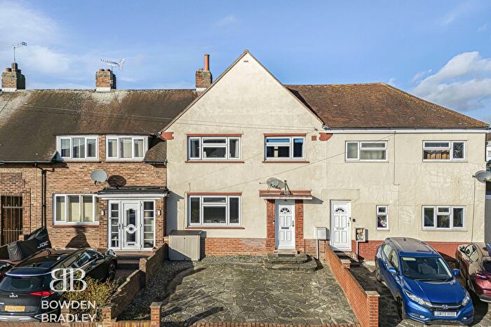 3 Bedroom Terraced House For Sale In The Drive, Collier Row, RM5