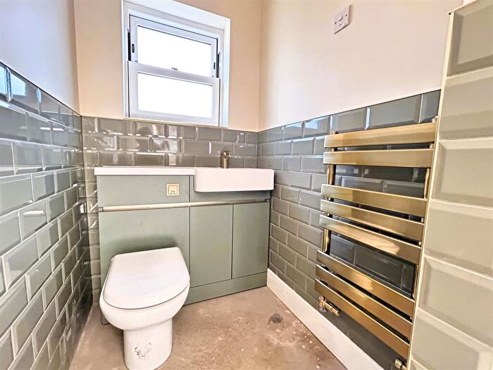 3 Bedroom Detached House For Sale In Tenter Lane, Heage, DE56