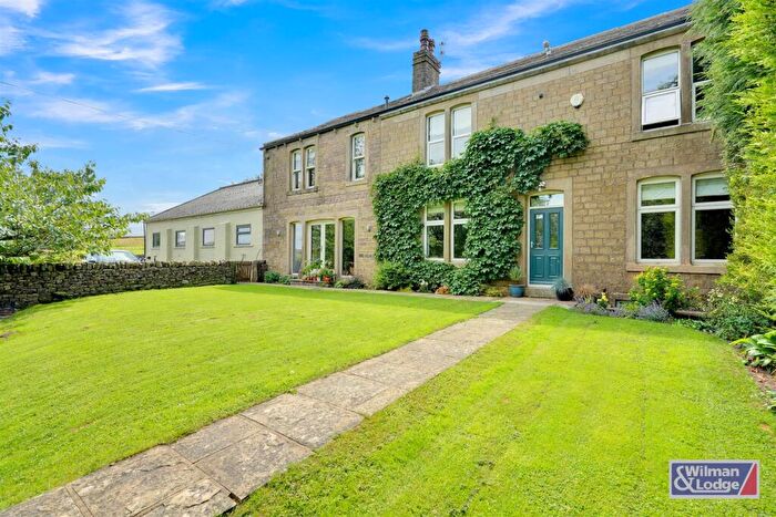 5 Bedroom Farm House For Sale In Moss Bar Farm, Cowling, BD22