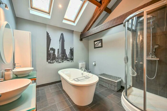 3 Bedroom Barn Conversion For Sale In Amerden Lane, Taplow, Maidenhead, SL6