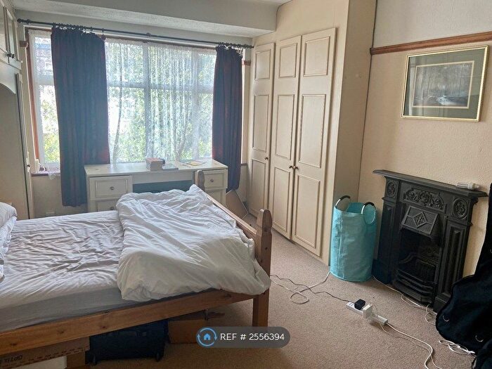 2 Bedroom Flat To Rent In London, London, SW18