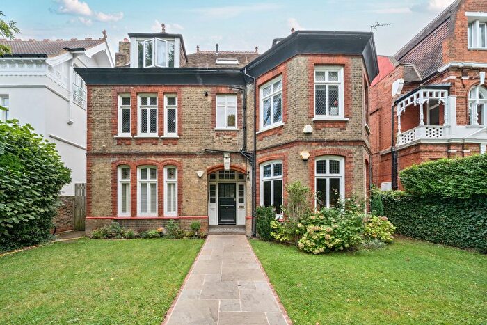 1 Bedroom Flat For Sale In North Common Road, Ealing, London, W5