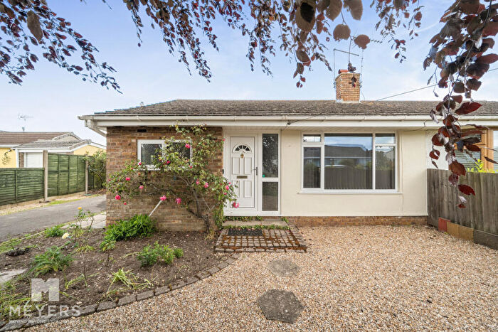 2 Bedroom Semi-Detached Bungalow For Sale In Jeremy Close, Wareham, BH20