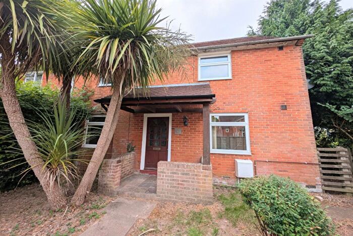 4 Bedroom Semi Detached House To Rent In Stanmore, SO22
