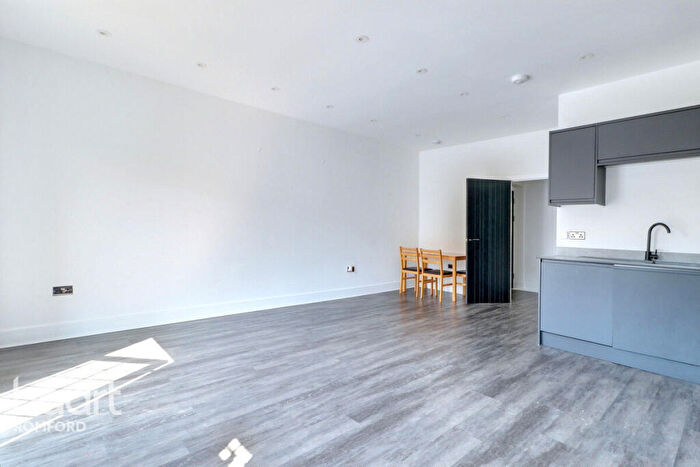 1 Bedroom Apartment For Sale In South Street, Romford, RM1