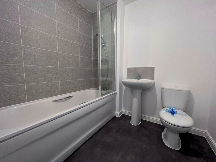 3 Bedroom Semi-Detached House To Rent In Stonyfield Road, Whiteley, Fareham, PO15