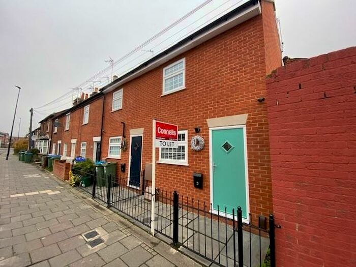 2 Bedroom Terraced House To Rent In New Street, Aylesbury, HP20