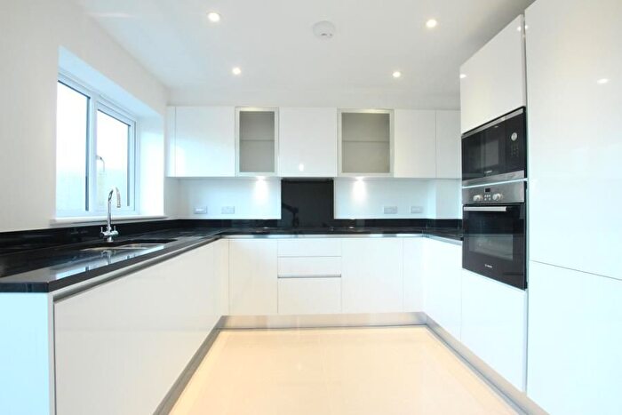 3 Bedroom Semi-detached House To Rent In Jacobs Green, Guildford, GU1