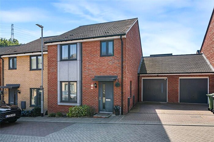 3 Bedroom Semi-Detached House For Sale In Ovens Road, Castle Hill, Ebbsfleet Valley, Swanscombe, DA10