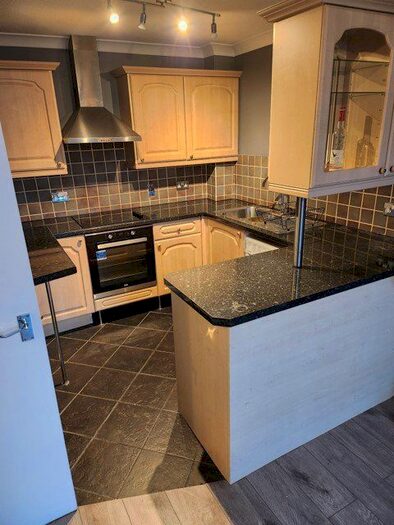 1 Bedroom Flat To Rent In The Lawns, Old Bath Road, Colnbrook, Slough, SL3