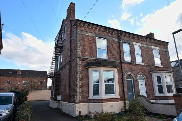 2 Bedroom Flat To Rent In Laburnum Grove, Beeston, Nottingham, NG9