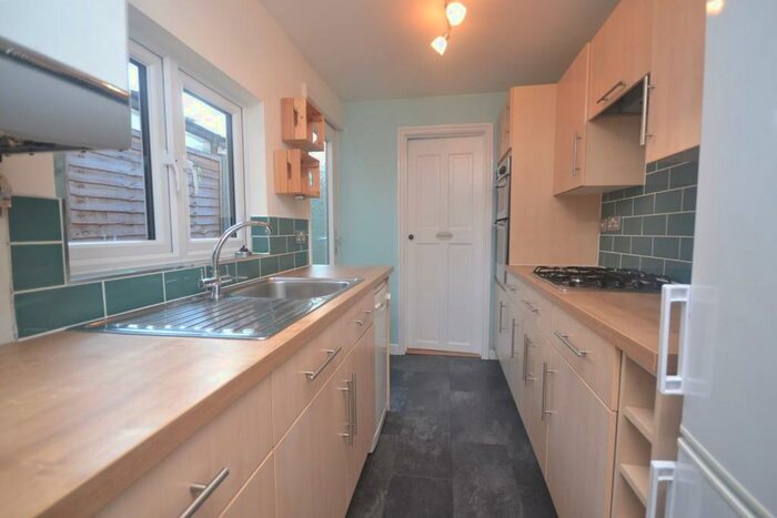 3 Bedroom Terraced House To Rent In Cardigan Road, RG1