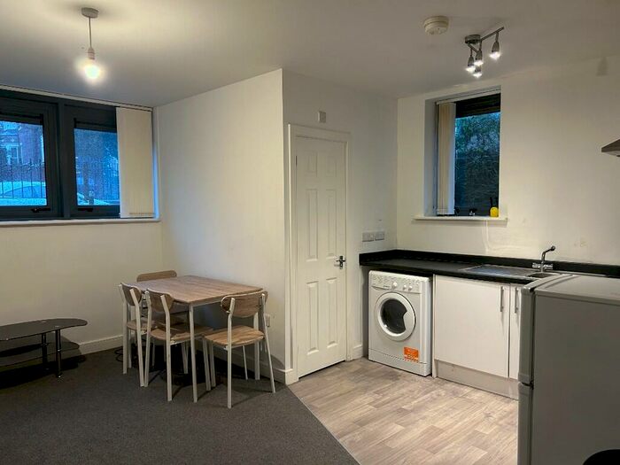 2 Bedroom Apartment To Rent In Sherwood Rise, Nottingham, Nottinghamshire, NG7