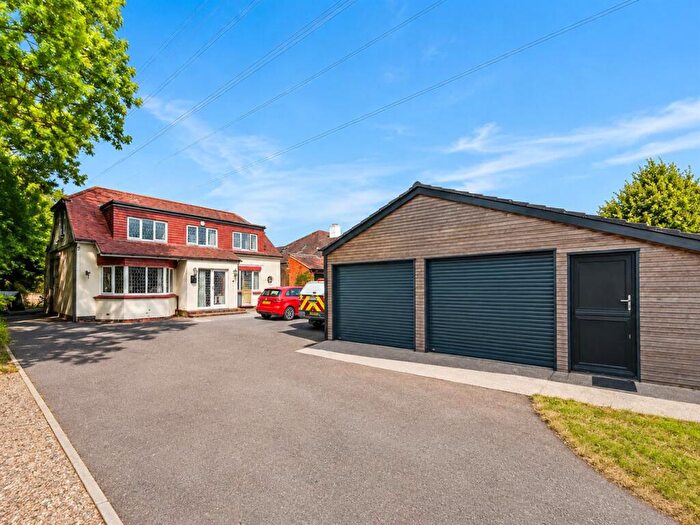 3 Bedroom Detached House For Sale In Portchester Road, Portchester, PO16