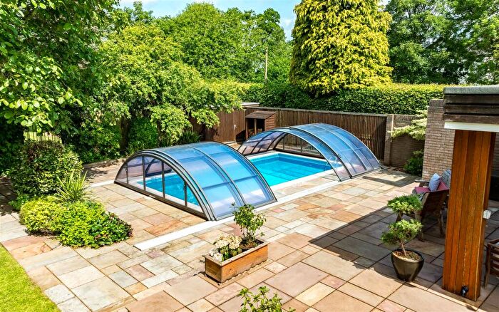 3 Bedroom Bungalow For Sale In Overton Road, Bangor-On-Dee., LL13