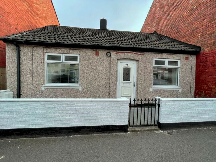2 Bedroom Detached Bungalow To Rent In Barker Street, Huthwaite, NG17