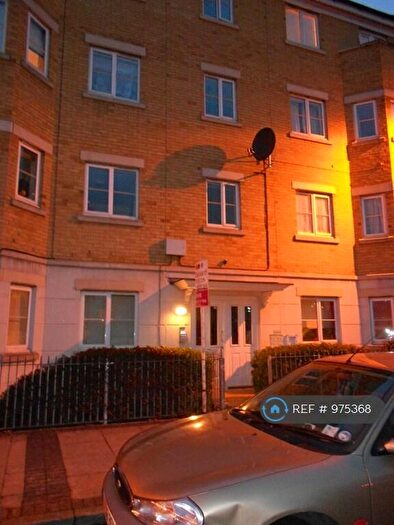 2 Bedroom Flat To Rent In Chandler Way, London, SE15