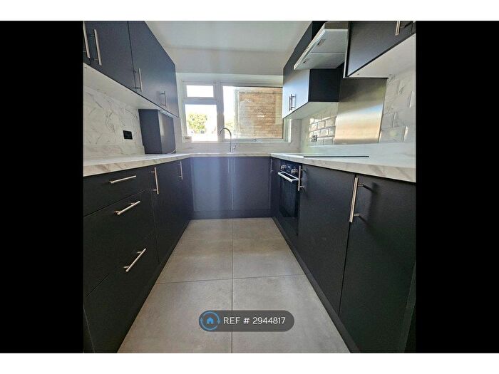 2 Bedroom Flat To Rent In Arndell House, Sutton, SM1