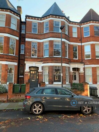 2 Bedroom Flat To Rent In B, London, N5