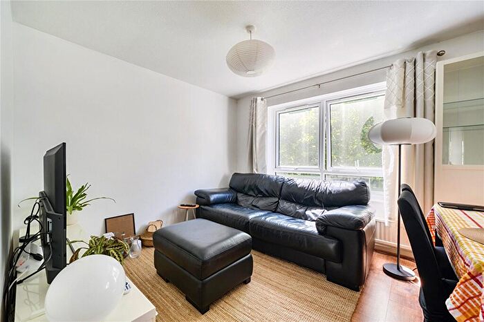 1 Bedroom Apartment For Sale In Lofting Road, London, N1
