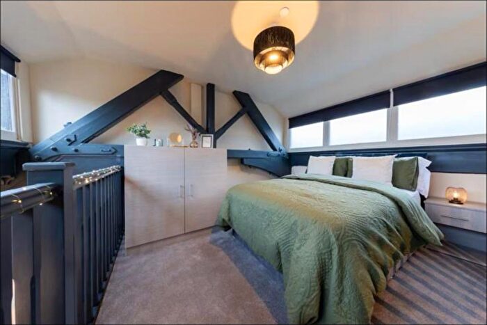 1 Bedroom Flat To Rent In A The Headrow, Leeds, LS1