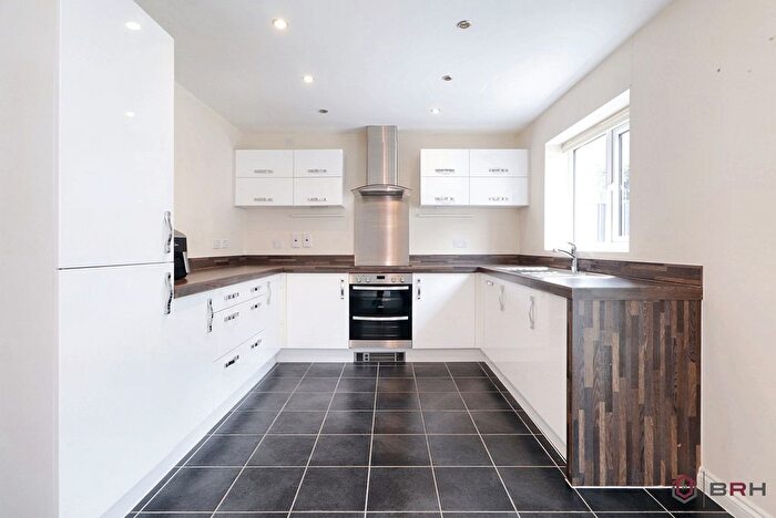 4 Bedroom Detached House For Sale In Holly Field Crescent, Doncaster, DN3