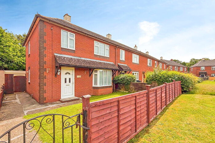 3 Bedroom End Of Terrace House For Sale In Westfield Close, Hamble, Southampton, SO31