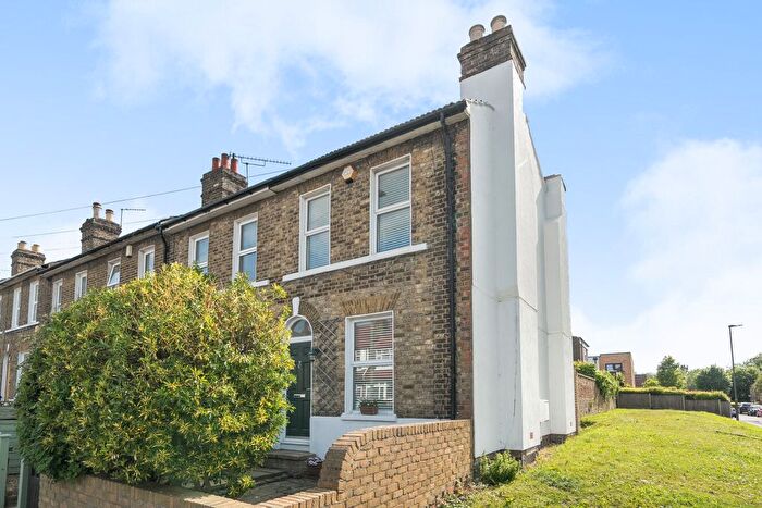 3 Bedroom End Of Terrace House For Sale In White Horse Hill, Chislehurst, BR7