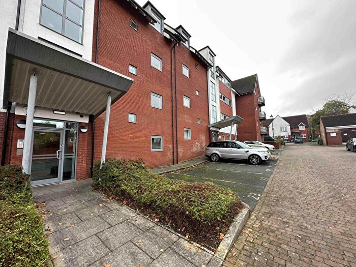 2 Bedroom Flat To Rent In Griffin Close, Northfield, B31