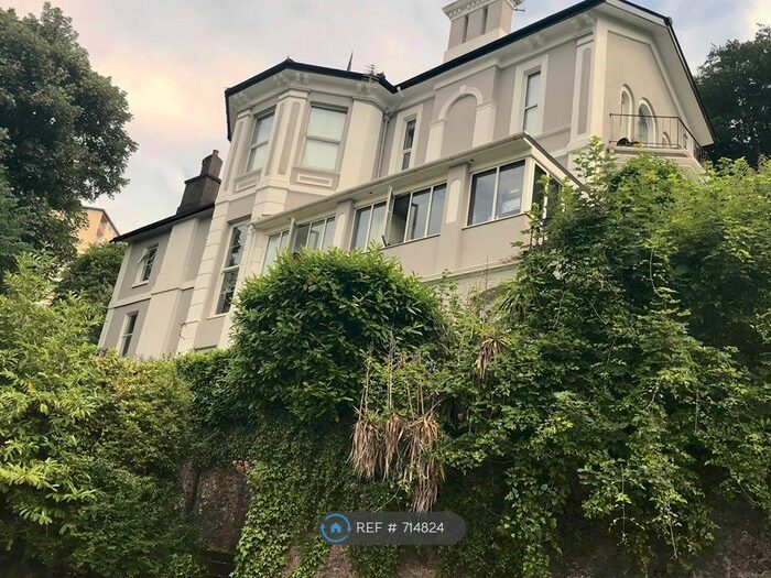 2 Bedroom Flat To Rent In Higher Woodfield Road, Torquay, TQ1