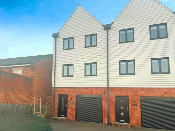3 Bedroom End Of Terrace House To Rent In Riverside Place, Aylesford, Kent, ME20