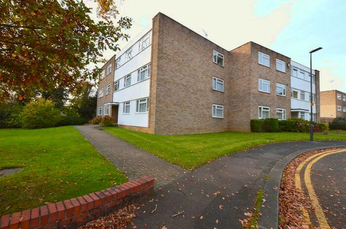 1 Bedroom Flat To Rent In Lonsdale Close, Hatch End, Pinner, HA5