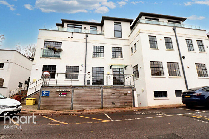 2 Bedroom Flat For Sale In Paintworks, Bristol, BS4
