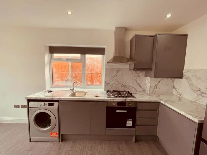 2 Bedroom Flat To Rent In Gander Green Lane, North Cheam, Sutton, SM3