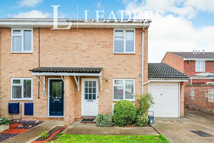 2 Bedroom Semi-Detached House To Rent In Cockleshell Gardens, Southsea, PO4