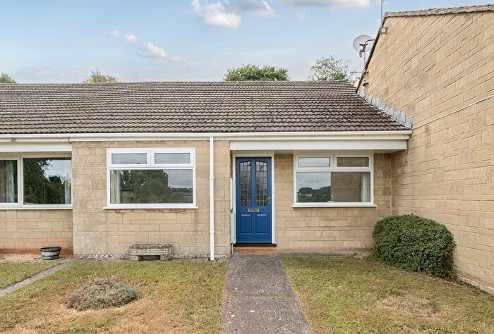 2 Bedroom Bungalow For Sale In Littlebrook, Paulton, Bristol, Somerset, BS39
