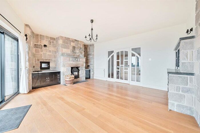 3 Bedroom Apartment For Sale In The Fort, Cawsand, Torpoint, PL10