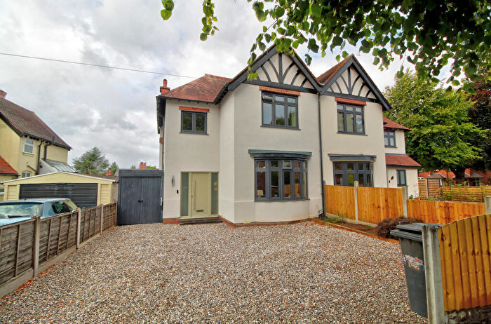 3 Bedroom Semi-Detached House For Sale In Russell Road, Kidderminster, DY10