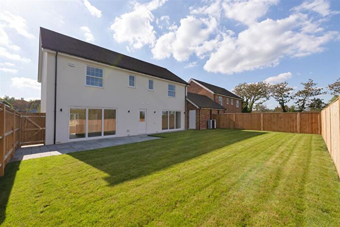 4 Bedroom Detached House For Sale In Barfield Gardens, Offham, ME19